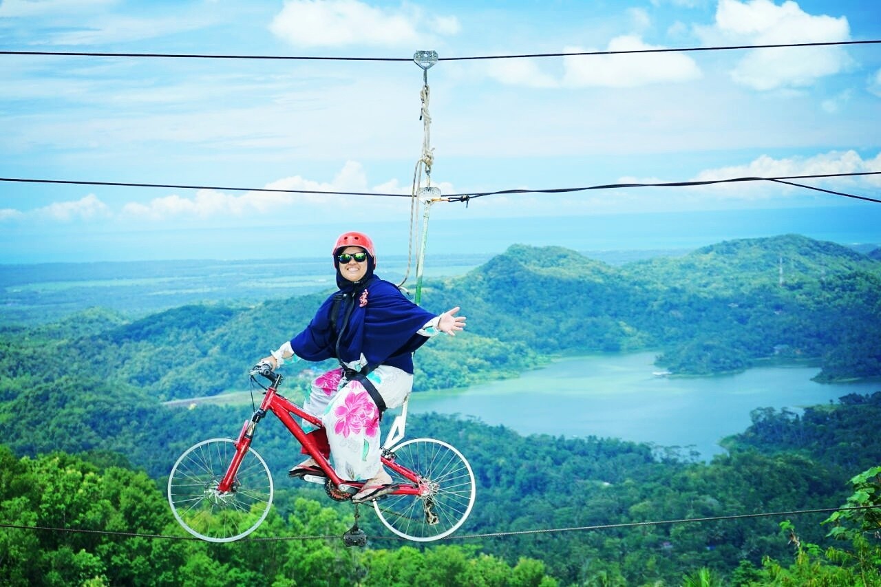 Sky-Bike-Pule-Payung-Kulon-Progo-Yogyakarta-Pink-Traveler-min (1)